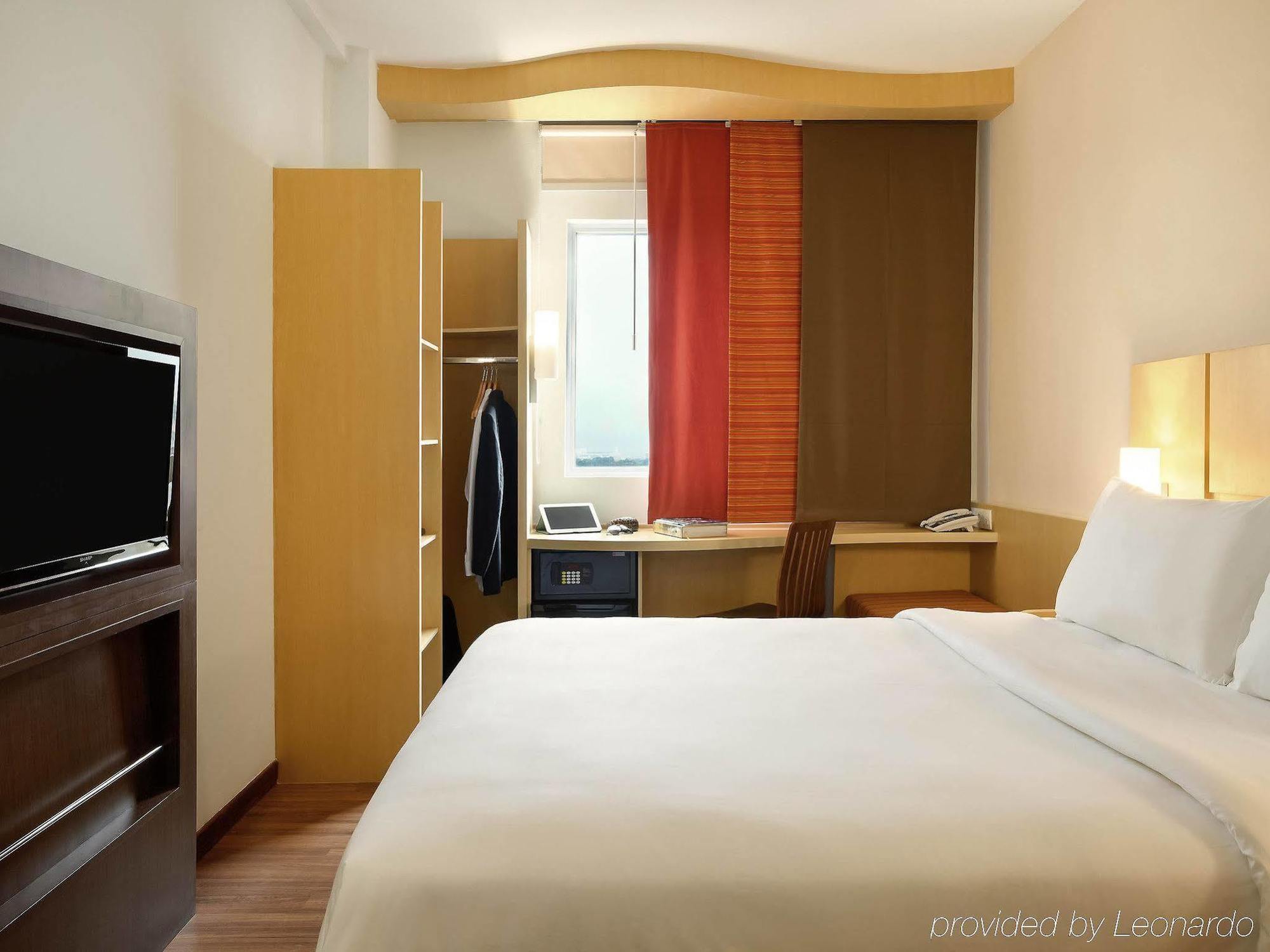 Готель Ibis Bandung Pasteur Екстер'єр фото