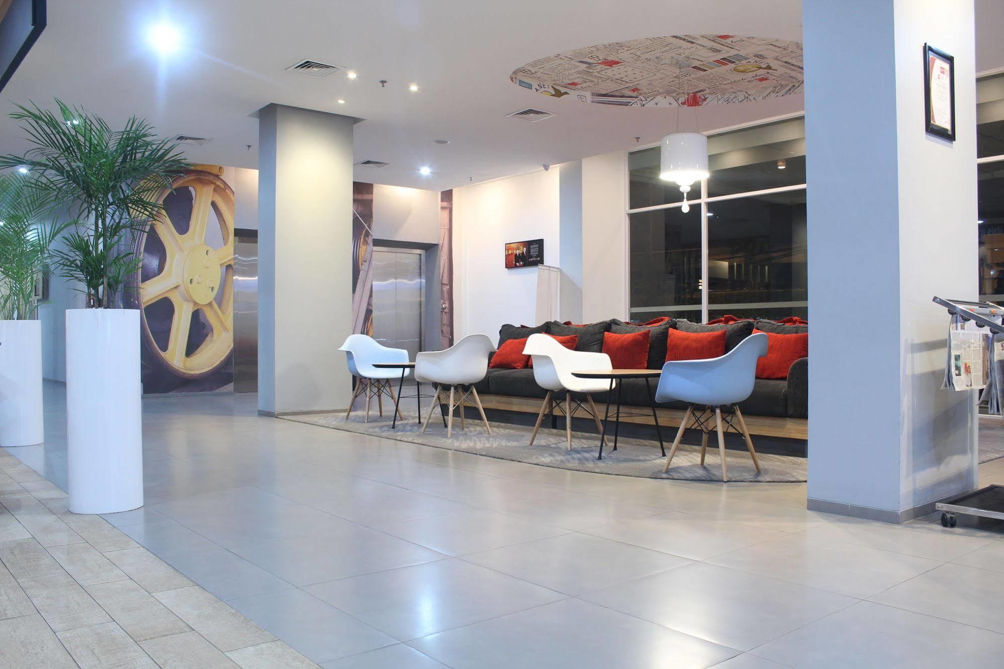 Готель Ibis Bandung Pasteur Екстер'єр фото
